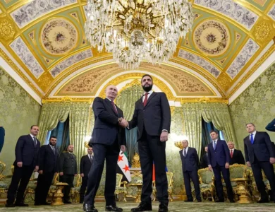 بوتين والشرع يلتقيان في موسكو وسط انسحاب روسي تدريجي من مواقع في شمال شرق سوريا