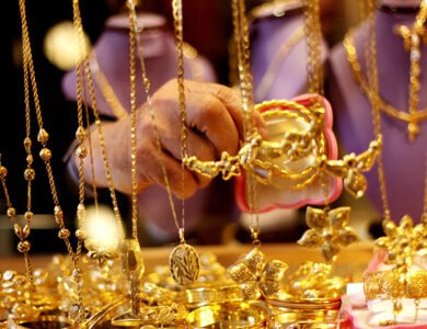 سعر الذهب يقفز بقوة في مصر اليوم.. عيار 21 يتجاوز 6800 جنيه لأول مرة