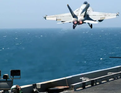 طبول الحرب على إيران تتصاعد مع مناورة جوية أميركية بالشرق الأوسط