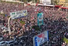 عشرات الآلاف في عدن يؤيدون المجلس الانتقالي ويرفضون حله