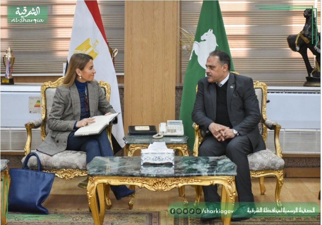 محافظ الشرقية يبحث مع اليونسكو تعزيز صناعة البردي وتنمية الاقتصاد المحلي