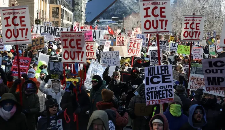 مينيابوليس تشتعل بعد مقتل محتج وترامب يتهم الحاكم بالتحريض