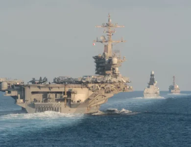 وصول حاملة الطائرات لينكولن إلى الشرق الأوسط وسط تصاعد التوتر مع إيران