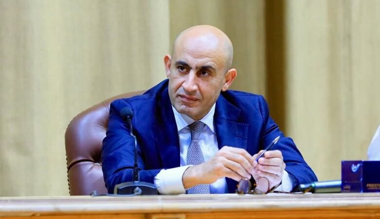 وعد فأخلف.. امتحانات نصف العام تُثير غضب أولياء الأمور وتضرب مصداقية وزير التعليم