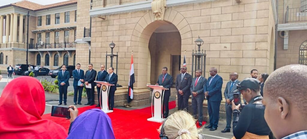 وزير الخارجية يلتقي نظيره الكيني لتعزيز الشراكة الاستراتيجية والتعاون الثنائي