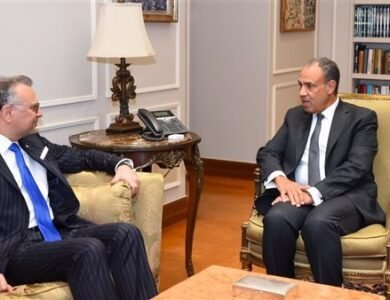 وزير الخارجية يبحث مع كبير مستشاري ترامب تطورات الأزمة في السودان