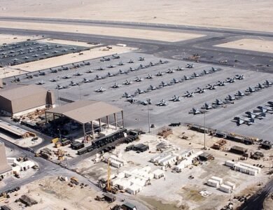 الإمارات تتصدى لصواريخ إيرانية وتؤكد جاهزيتها الكاملة لأي تهديد