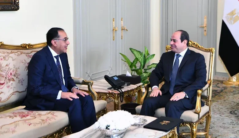 السيسي يستقبل مدبولي للتشاور في إجراء تعديل وزاري جديد