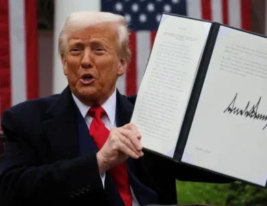 ترامب يرفع التعريفات الجمركية فوراً بعد حكم المحكمة العليا الأميركية المثير