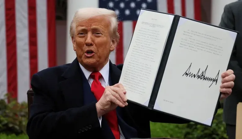 ترامب يرفع التعريفات الجمركية فوراً بعد حكم المحكمة العليا الأميركية المثير