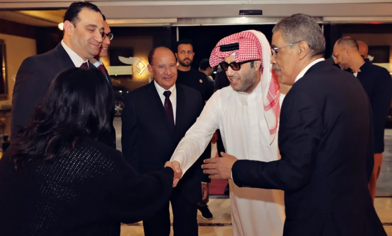 تركي آل الشيخ يصل مصر في زيارة رسمية ويؤكد حبه لبلده الثاني