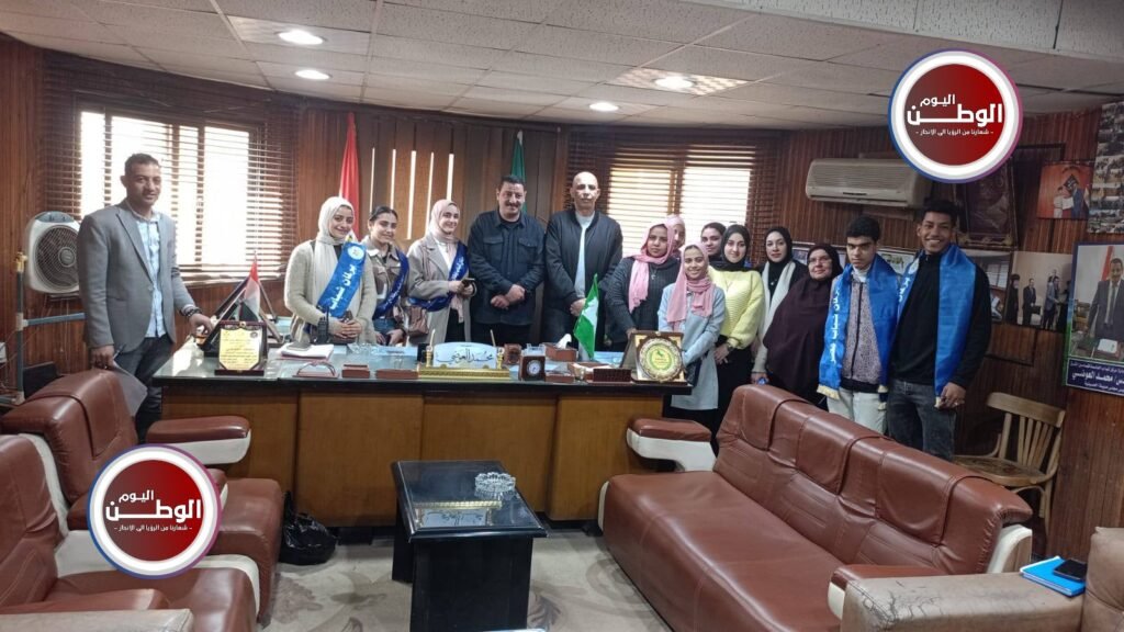 رئيس مركز الحسينية يلتقي برلمان طلائع الشباب لمناقشة مشكلات المواطنين