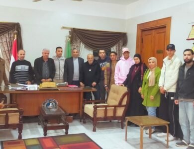 رئيس مركز فاقوس يعقد حوارًا مجتمعيًا مع شباب البرلمان والمراكز الشبابية