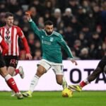 صلاح يصنع وفان دايك يحسم.. ليفربول يهزم سندرلاند بصعوبة