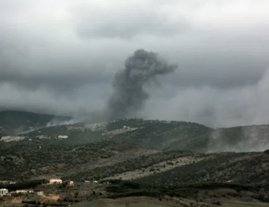 غارات إسرائيلية تستهدف مستودعات أسلحة لحزب الله في جنوب لبنان