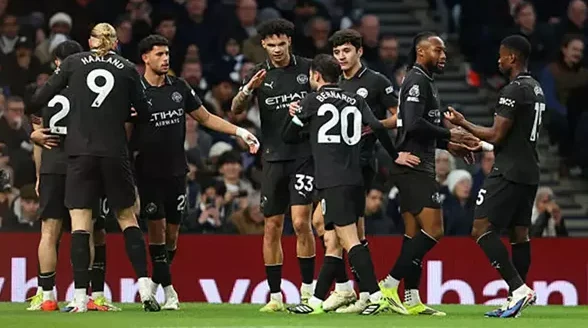 مانشستر سيتي يتقدم على توتنهام بهدفين نظيفين في الشوط الأول