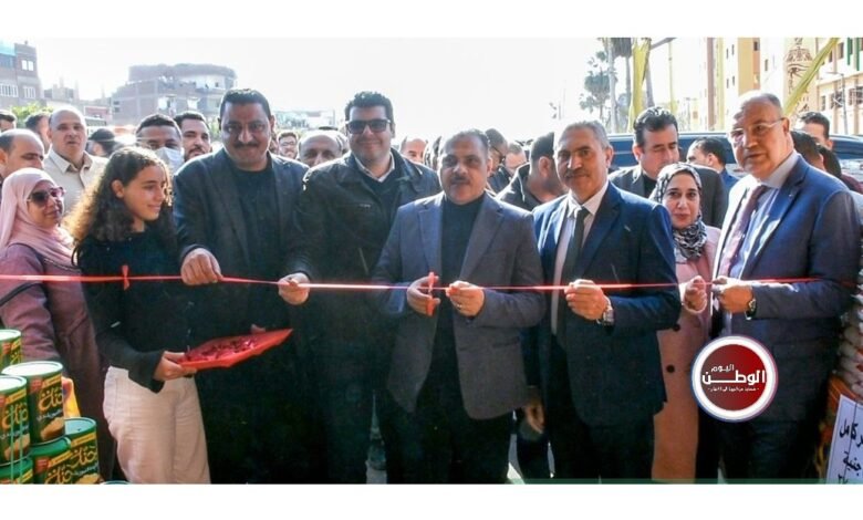 محافظ الشرقية يفتتح معرض أهلا رمضان بالحسينية بأسعار مخفضة