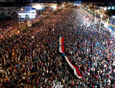 مليونية عدن تؤكد دعم الزبيدي وترفض إقصاء المجلس الانتقالي الجنوبي