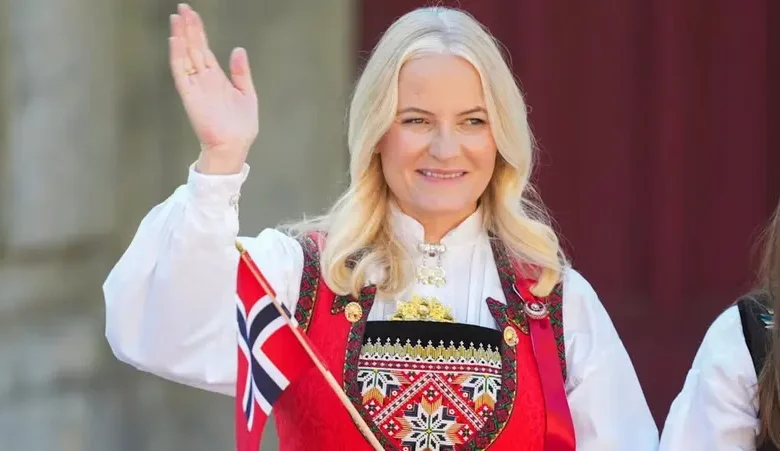 ولية عهد النرويج تعتذر للعائلة المالكة بسبب صداقتها مع إبستين