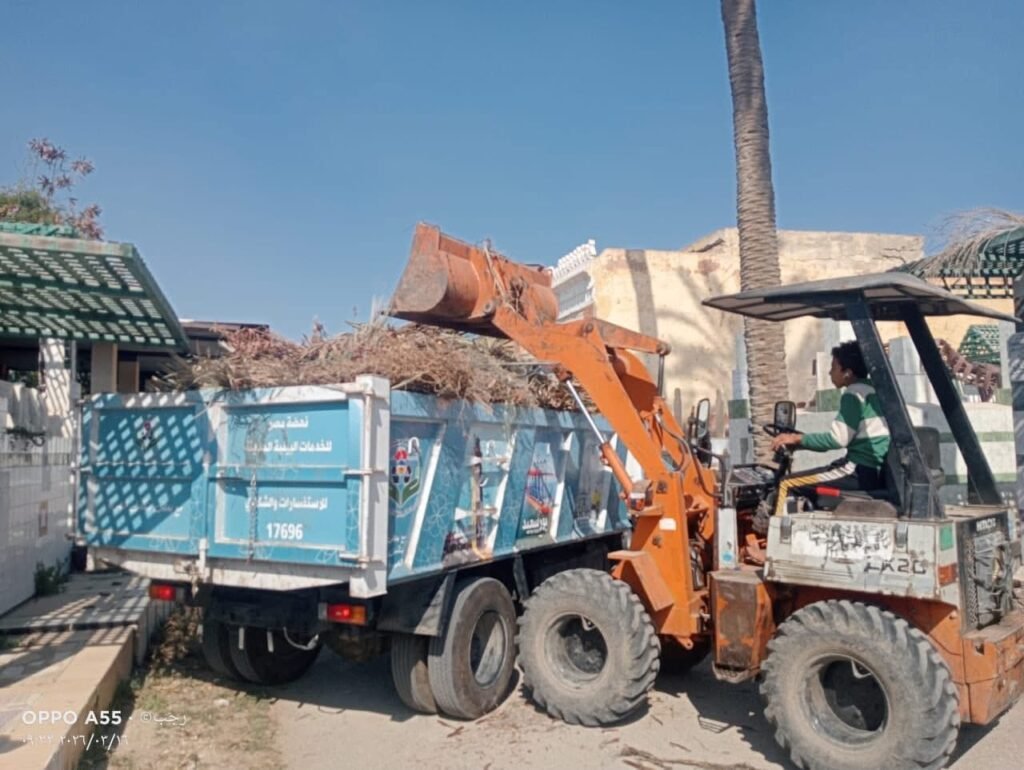 حملات مكثفة بأحياء بورسعيد لرفع الإشغالات وتحسين الخدمات استعداداً لعيد الفطر