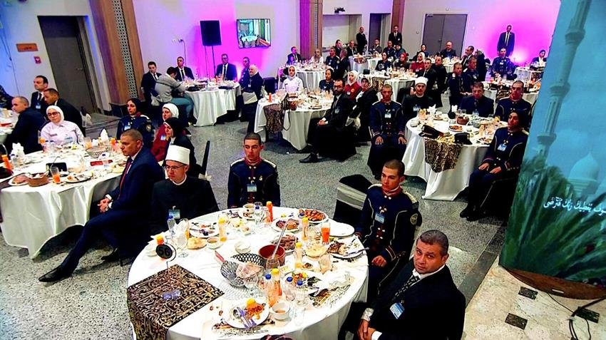 الرئيس السيسي يؤكد من الأكاديمية العسكرية أن بناء الإنسان أساس قوة الدولة المصرية