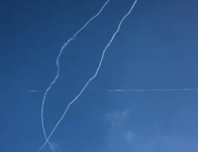 إيران تطلق دفعة صواريخ جديدة واعتراض باليستي فوق القدس في اليوم 14