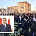 آلاف المصلين يملؤون ساحات بورسعيد وبورفؤاد في أجواء عيدية مبهجة