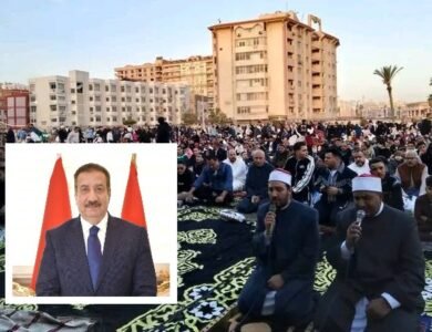 آلاف المصلين يملؤون ساحات بورسعيد وبورفؤاد في أجواء عيدية مبهجة