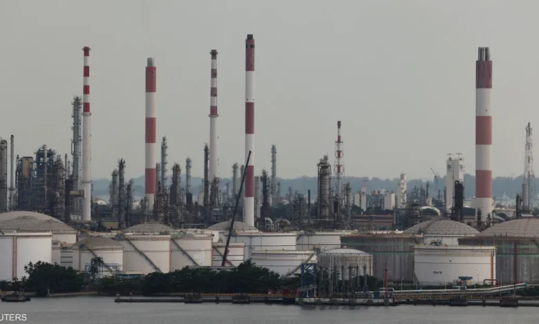 أسعار النفط تنخفض بعد تقارير عن مقترح أمريكي لوقف الحرب مع إيران