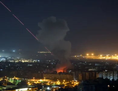 إسرائيل تستهدف مراكز قيادة حزب الله في بيروت وجنوب لبنان بموجات متتالية