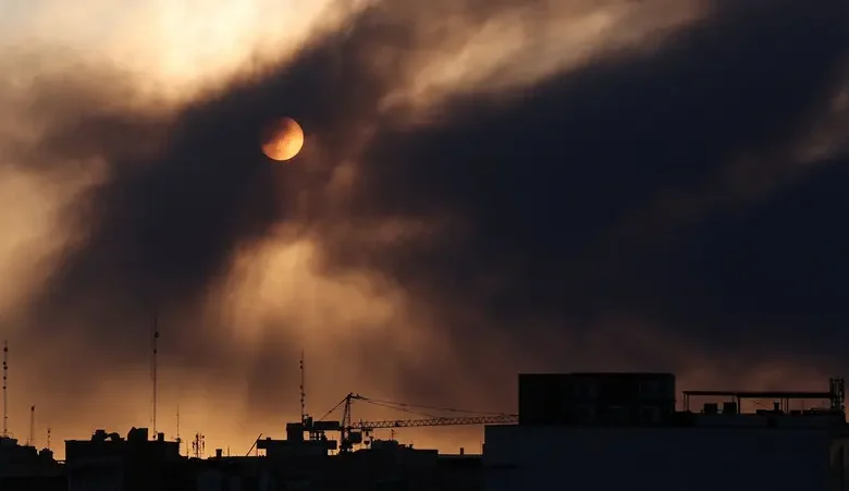 إسرائيل تشن موجة ضربات واسعة على طهران وإيران ترد بصواريخ على تل أبيب