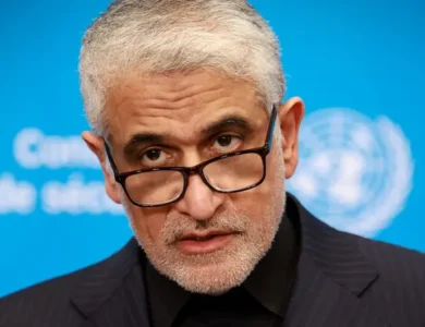 إيران تؤكد عدم إغلاق مضيق هرمز لكنها تحتفظ بحق الدفاع عنه