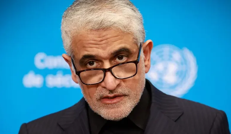 إيران تؤكد عدم إغلاق مضيق هرمز لكنها تحتفظ بحق الدفاع عنه