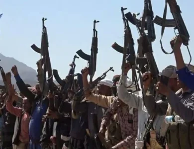 الحوثيون يعلنون الوقوف عسكرياً إلى جانب إيران ويحددون ساعة الصفر