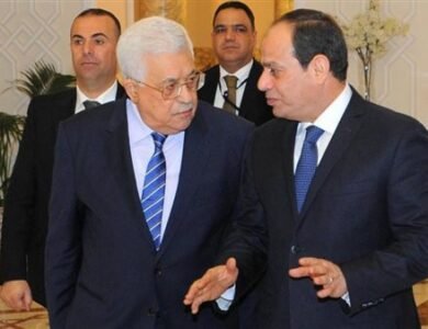 الرئيس السيسي يؤكد لأبو مازن ضرورة وقف التصعيد والحل السلمي لأزمات المنطقة