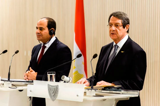 الرئيس السيسي يتلقى اتصالاً من رئيس قبرص ويؤكد أولوية الحل السلمي للأزمات