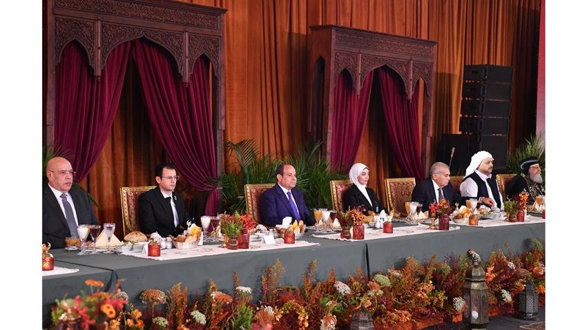 السيسي في حفل إفطار الأسرة المصرية المنطقة على مفترق طرق تاريخي