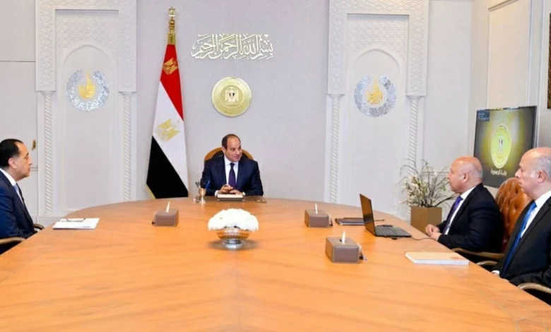 السيسي يتابع مخطط تطوير ميناء دمياط وتوسعة الأتوبيس النهري بالقاهرة
