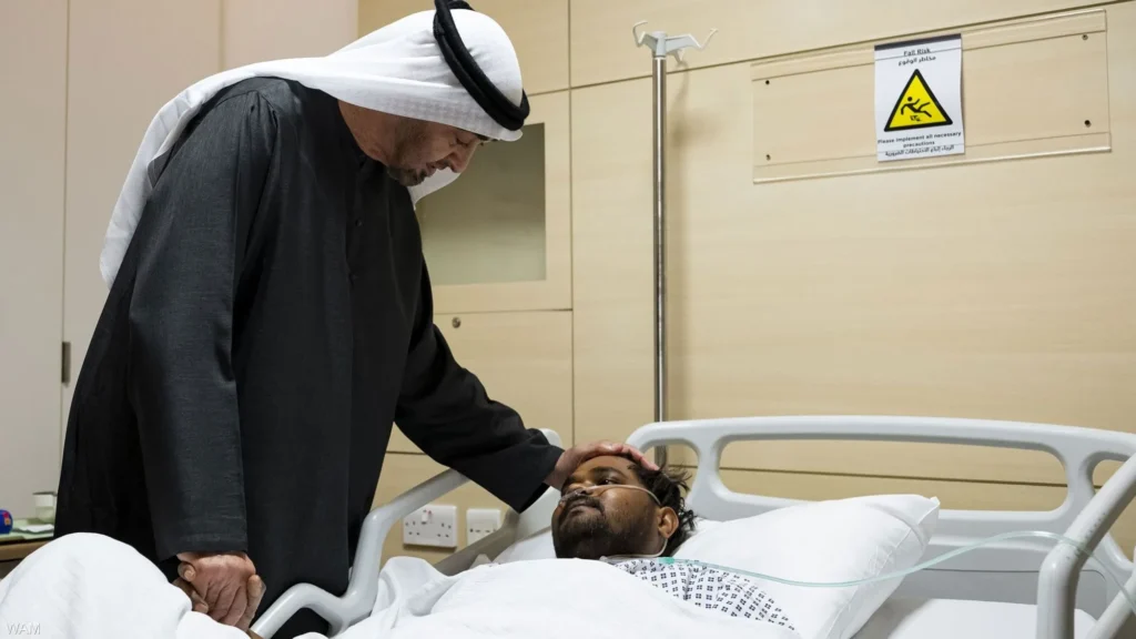 الشيخ محمد بن زايد يزور مصابي الهجمات الإيرانية ويؤكد أولوية سلامتهم