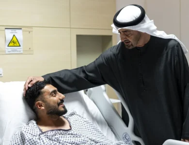 الشيخ محمد بن زايد يزور مصابي الهجمات الإيرانية ويؤكد أولوية سلامتهم