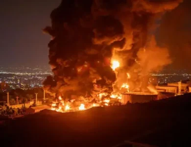 انفجارات وحرائق هائلة في تل أبيب بعد قصف صاروخي إيراني مكثف