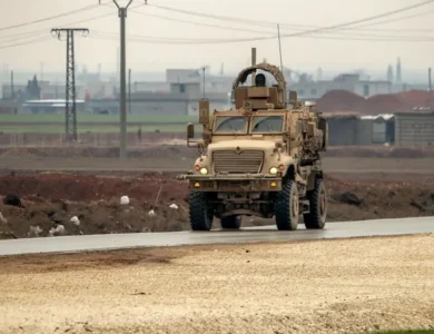 تصعيد خطير شرق سوريا بعد هجوم مسيرات واستنفار إقليمي واسع متسارع