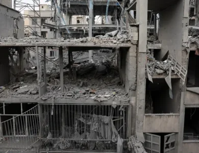 تل أبيب توسع غاراتها على غرب ووسط إيران وسقوط جرحى في إسرائيل