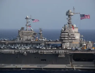 حاملة فورد الأمريكية تتعرض لحريق كبير وتتجه إلى اليونان للإصلاح