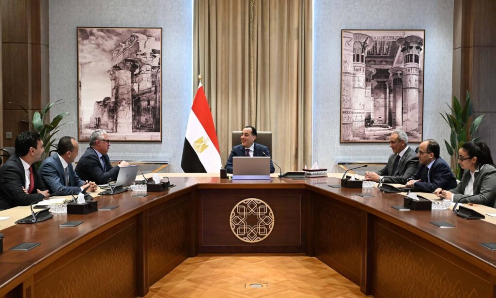 رئيس الوزراء يتابع تنفيذ 378 مشروعاً بالمنطقة الاقتصادية لقناة السويس