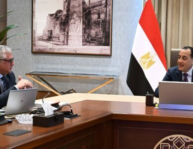 رئيس الوزراء يتابع تنفيذ 378 مشروعاً بالمنطقة الاقتصادية لقناة السويس