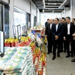 رئيس الوزراء يناشد المواطنين دعماً للمنتجات الوطنية لمواجهة وفرة السلع الزراعية