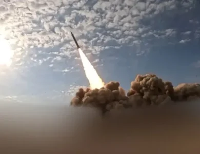 صاروخ حوثي أول نحو إسرائيل.. وقصف إسرائيلي عنيف على طهران وأصفهان