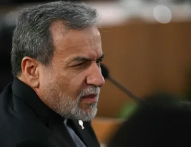 عراقجي إيران لا ترى سببًا للتفاوض مع أمريكا تحت النار