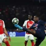 فريق باريس سان جيرمان يكتسح نيس 4-0 ويستعيد صدارة الدوري الفرنسي